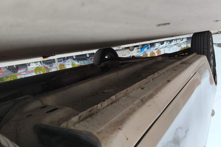 Used Soueast V6 Lingshi 2013 1.5L Manual Comfort Edition Right Side Sill