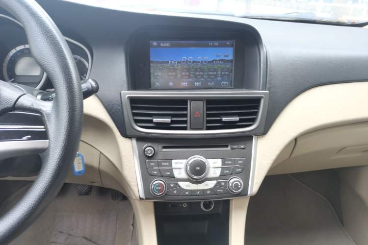 Used Soueast V6 Lingshi 2013 1.5L Manual Standard Edition Audio And AC Panel