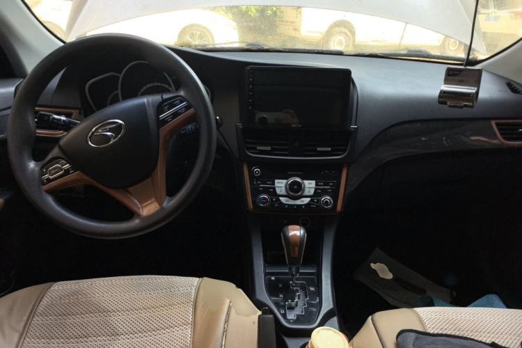 Used Soueast V6 Lingshi 2013 1.5L CVT Flagship Edition Center Console