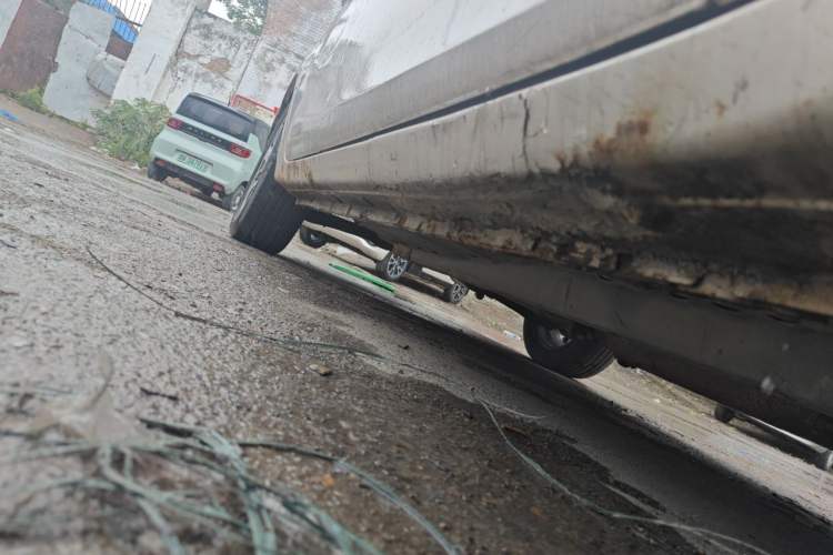 Used Soueast V6 Lingshi 2013 1.5L CVT Standard Edition Chassis Front Right