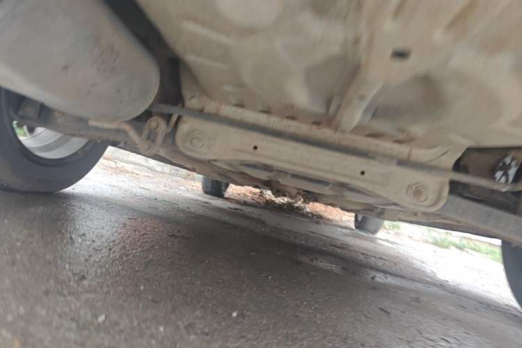 Used Soueast V6 Lingshi 2013 1.5L CVT Standard Edition Chassis Rear