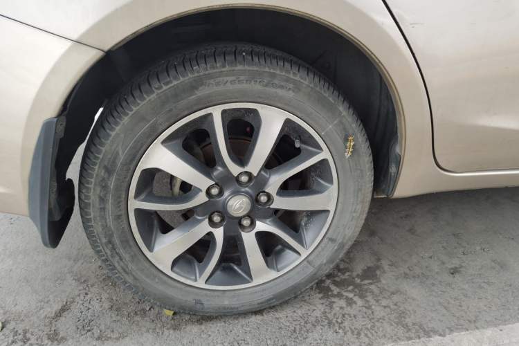 Used Soueast V6 Lingshi 2013 1.5L Manual Standard Edition Exterior 4