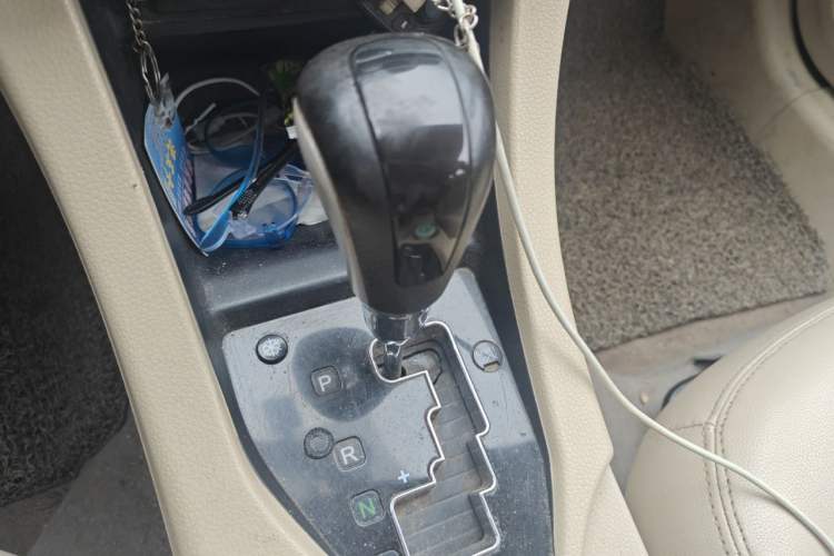 Used Soueast V6 Lingshi 2013 1.5L CVT Standard Edition Gear Lever