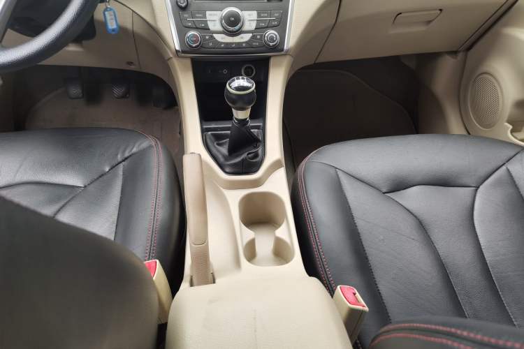Used Soueast V6 Lingshi 2013 1.5L Manual Standard Edition Gear Lever