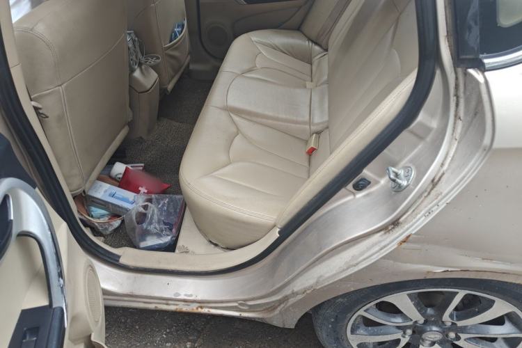 Used Soueast V6 Lingshi 2013 1.5L CVT Standard Edition Left Rear Seat