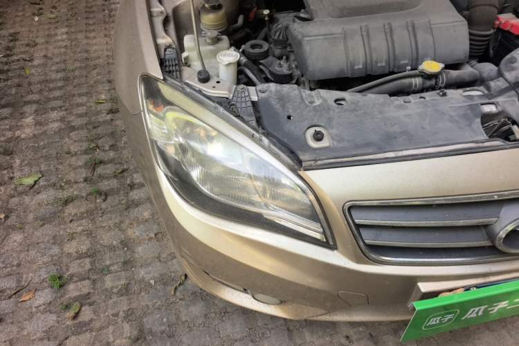 Used Soueast V6 Lingshi 2013 1.5L CVT Flagship Edition Right Front Headlight