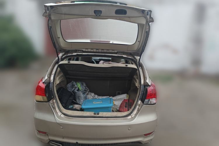 Used Soueast V6 Lingshi 2013 1.5L CVT Standard Edition Trunk