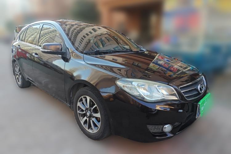 Used Soueast V6 Lingshi 2014 1.5L Manual Luxury Edition for Women Front Right 45 Deg