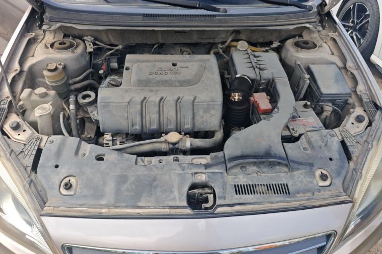 Used Soueast V6 Lingshi 2014 1.5L Manual Luxury Edition for Women Engine Bay