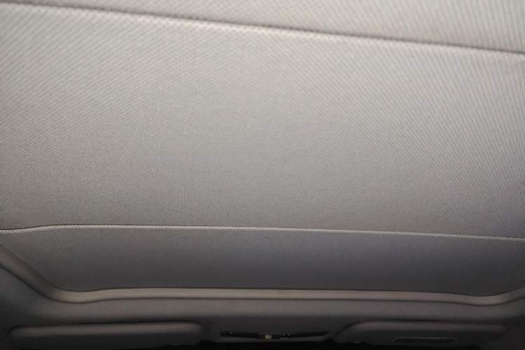 Used Soueast V6 Lingshi 2014 1.5L Manual Luxury Edition for Women Headliner