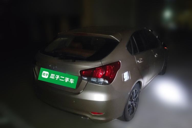 Used Soueast V6 Lingshi 2014 1.5L Manual Luxury Edition for Women Rear Right 45 Deg
