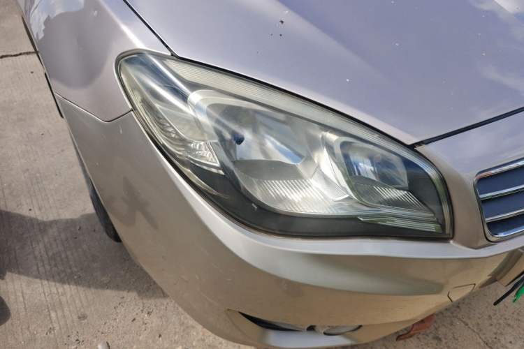 Used Soueast V6 Lingshi 2014 1.5L Manual Luxury Edition for Women Right Front Headlight