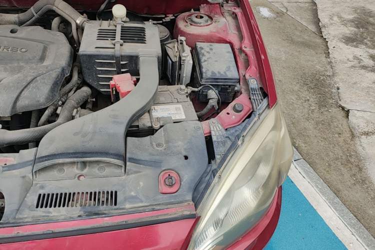 Used Soueast V6 Lingshi 2014 1.5T CVT Smart Control Version Engine Bay Left