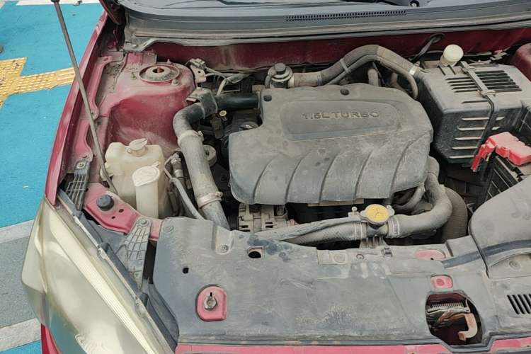 Used Soueast V6 Lingshi 2014 1.5T CVT Smart Control Version Engine Bay Right