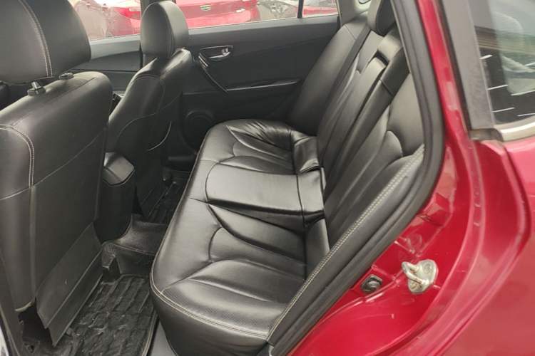 Used Soueast V6 Lingshi 2014 1.5T CVT Smart Control Version Left Rear Seat