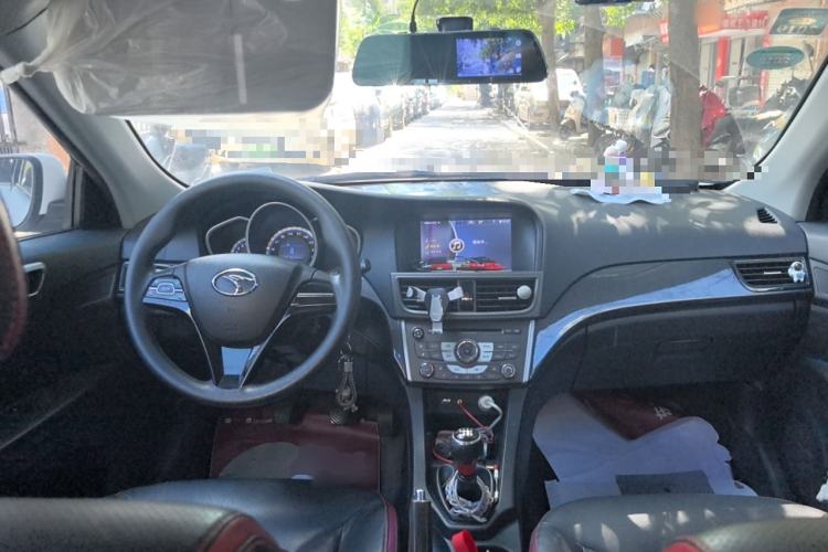 Used Soueast V6 Lingshi 2014 1.5T Manual Qukong Edition Center Console