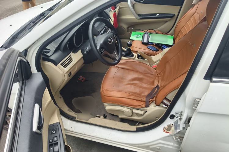 Used Soueast V6 Lingshi 2014 1.5L Manual Luxury Edition for Women Driver Seat