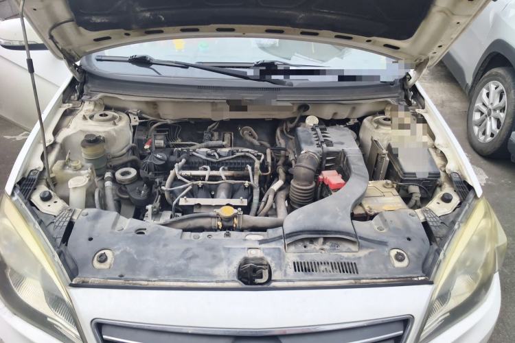 Used Soueast V6 Lingshi 2014 1.5L Manual Luxury Edition for Women Engine Bay