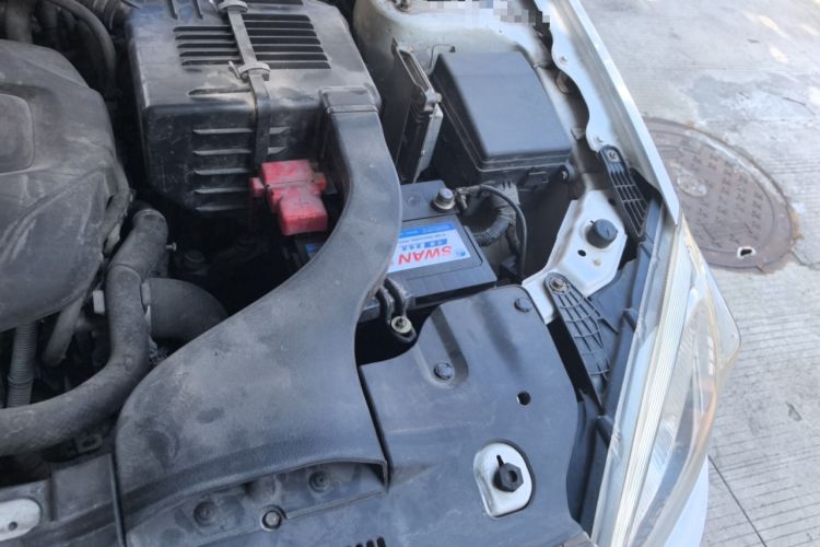 Used Soueast V6 Lingshi 2014 1.5T Manual Qukong Edition Engine Bay Left