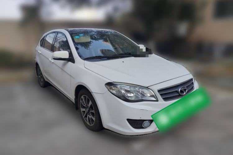 Used Soueast V6 Lingshi 2014 1.5L Manual Luxury Edition for Women Front Right 45 Deg