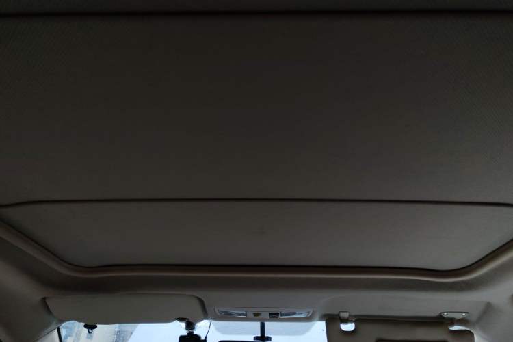 Used Soueast V6 Lingshi 2014 1.5L Manual Luxury Edition for Women Headliner