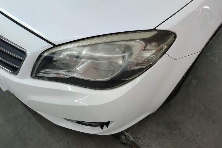 Used Soueast V6 Lingshi 2014 1.5L Manual Luxury Edition for Women Left Front Headlight