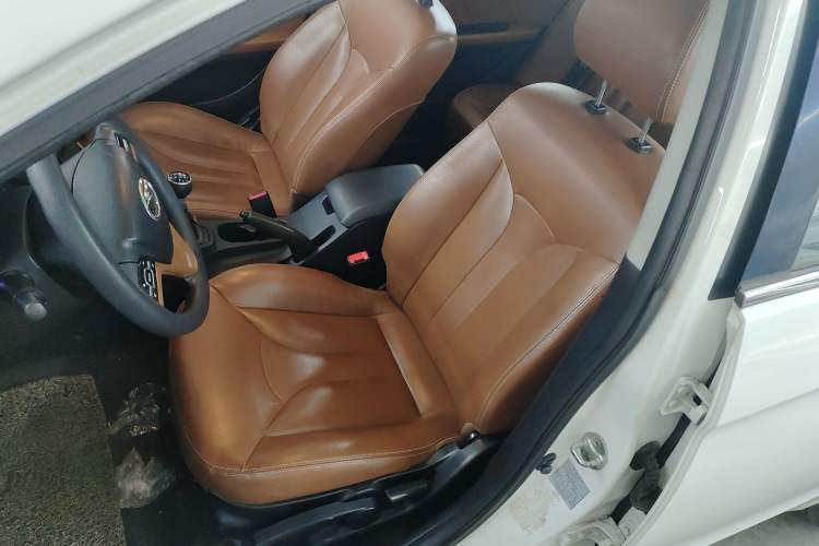 Used Soueast V6 Lingshi 2014 1.5L Manual Luxury Edition for Women Left Front Seat