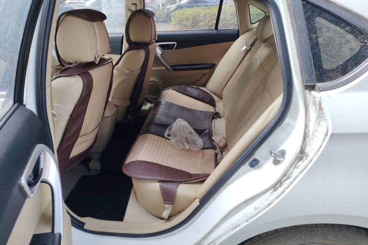 Used Soueast V6 Lingshi 2014 1.5L Manual Luxury Edition for Women Left Rear Seat