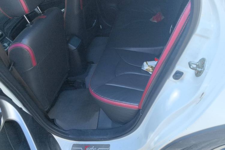 Used Soueast V6 Lingshi 2014 1.5T Manual Qukong Edition Left Rear Seat