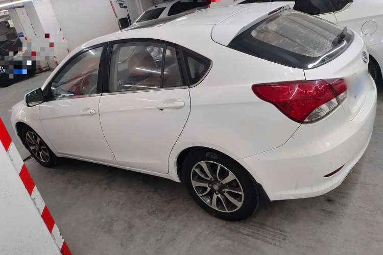 Used Soueast V6 Lingshi 2014 1.5L Manual Luxury Edition for Women Left Side