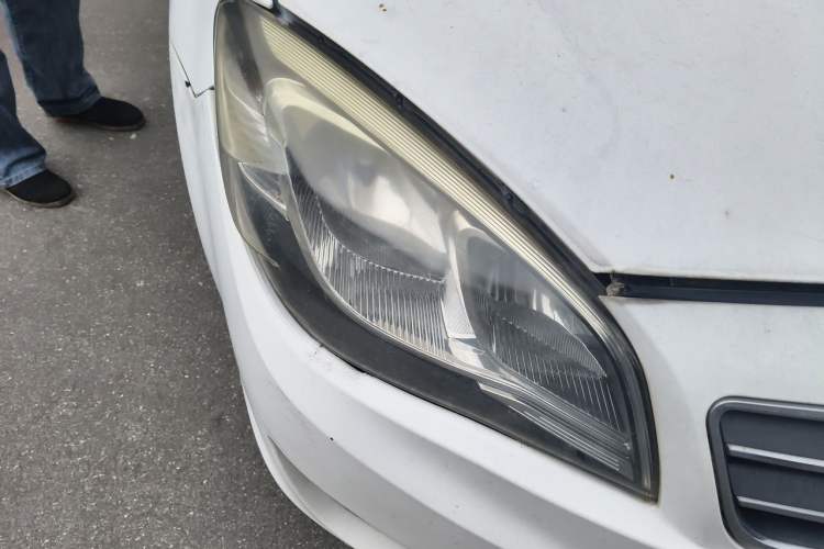 Used Soueast V6 Lingshi 2014 1.5L Manual Luxury Edition for Women Right Front Headlight