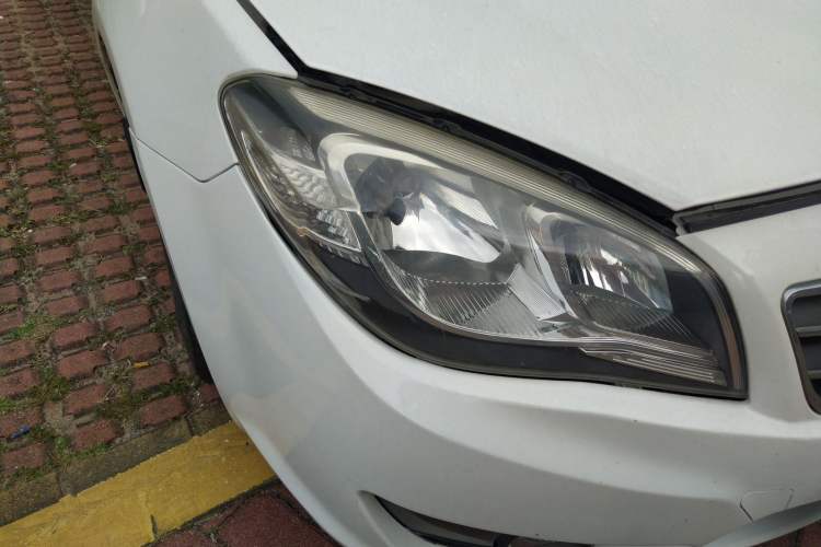 Used Soueast V6 Lingshi 2014 1.5T CVT FunControl Edition Right Front Headlight