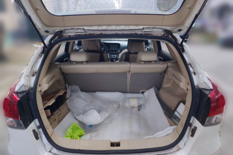 Used Soueast V6 Lingshi 2014 1.5L Manual Luxury Edition for Women Trunk