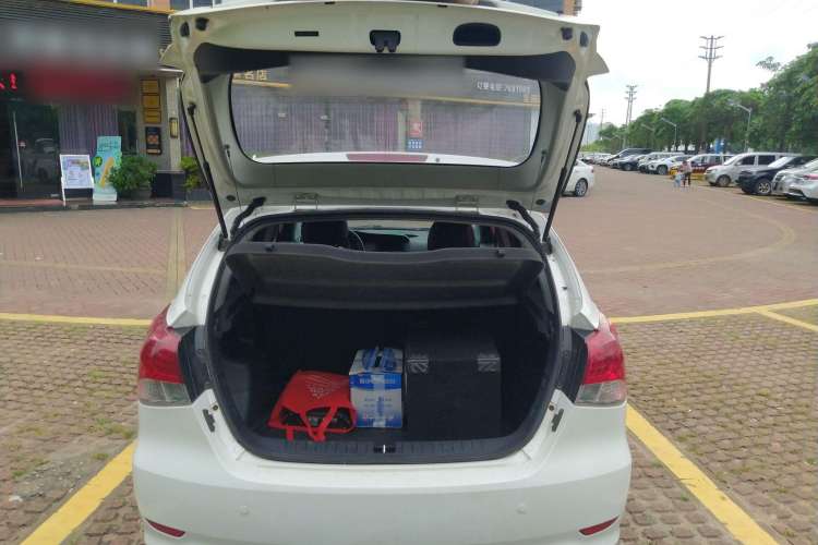 Used Soueast V6 Lingshi 2014 1.5T CVT FunControl Edition Trunk