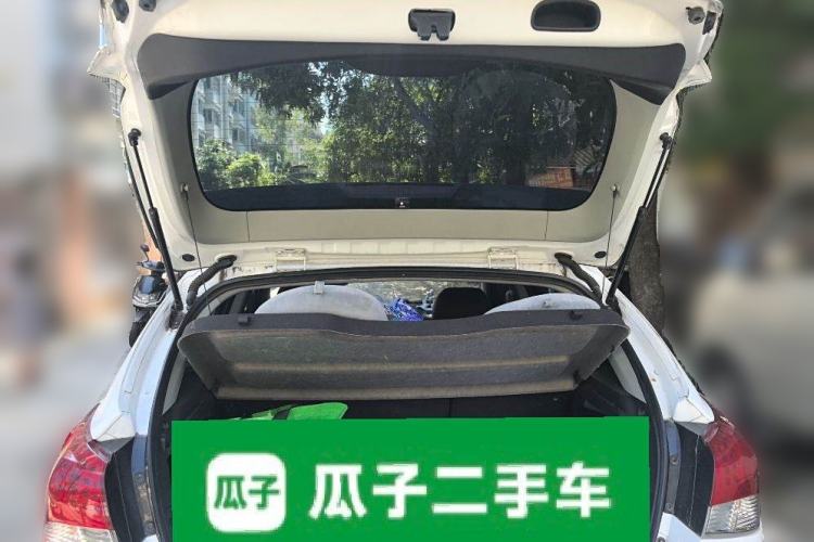 Used Soueast V6 Lingshi 2014 1.5T Manual Qukong Edition Trunk