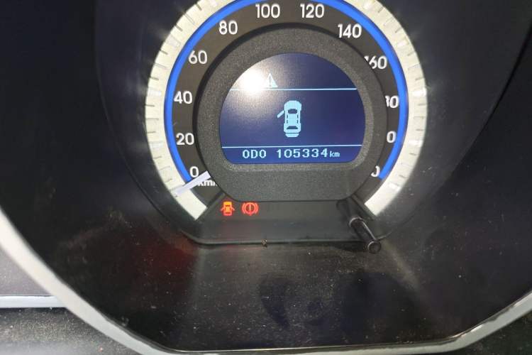 Used Soueast V6 Lingshi 2014 1.5L Manual Luxury Edition for Women Odometer Close Up