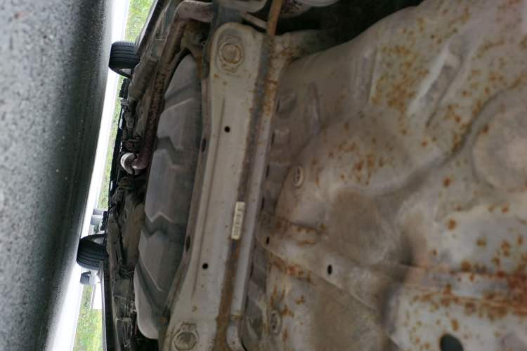Used Soueast V6 Lingshi 2015 CROSS 1.5L Manual ZhiZun Model Chassis Rear