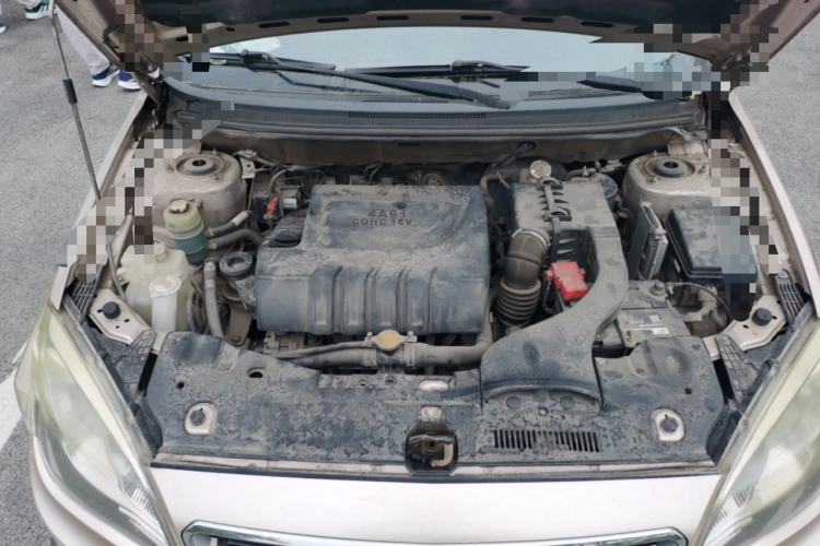 Used Soueast V6 Lingshi 2015 CROSS 1.5L Manual ZhiZun Model Engine Bay