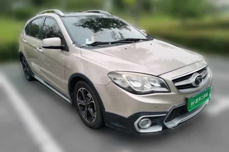 Used Soueast V6 Lingshi 2015 CROSS 1.5L Manual ZhiZun Model Front Right 45 Deg