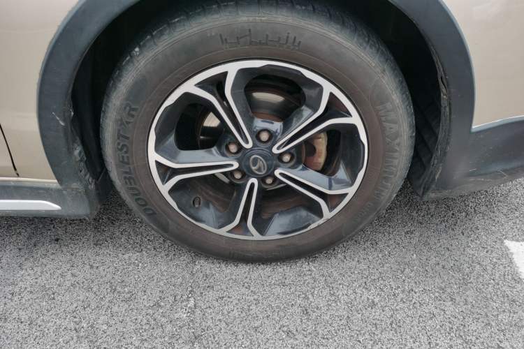 Used Soueast V6 Lingshi 2015 CROSS 1.5L Manual ZhiZun Model Right Front Wheel Hub