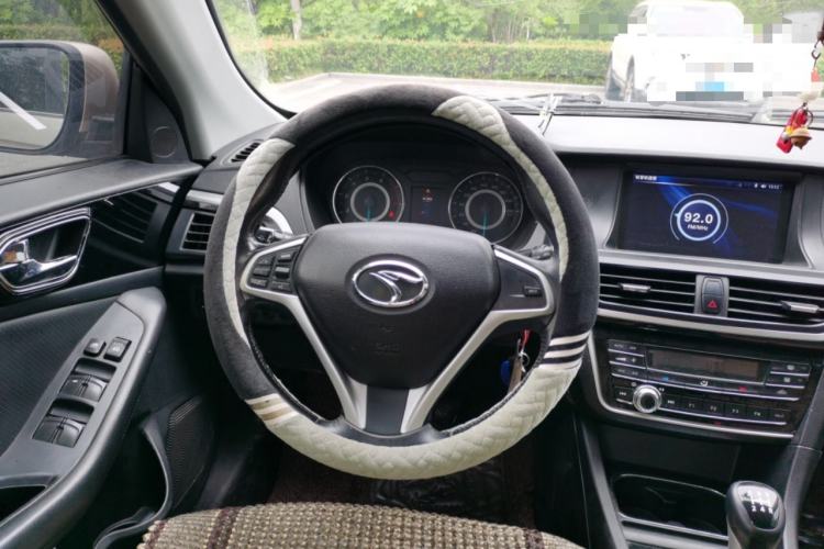 Used Soueast V6 Lingshi 2015 CROSS 1.5L Manual ZhiZun Model Steering Wheel