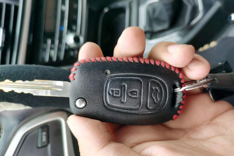 Used Soueast V6 Lingshi 2015 CROSS 1.5L Manual ZhiZun Model Vehicle Key
