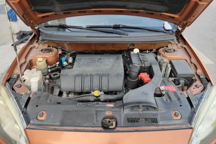 Used Soueast V6 Lingshi 2015 CROSS 1.5L CVT ZhiZun Model Engine Bay