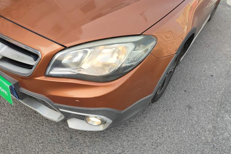 Used Soueast V6 Lingshi 2015 CROSS 1.5L CVT ZhiZun Model Left Front Headlight