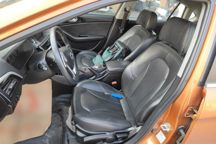 Used Soueast V6 Lingshi 2015 CROSS 1.5L CVT ZhiZun Model Left Front Seat