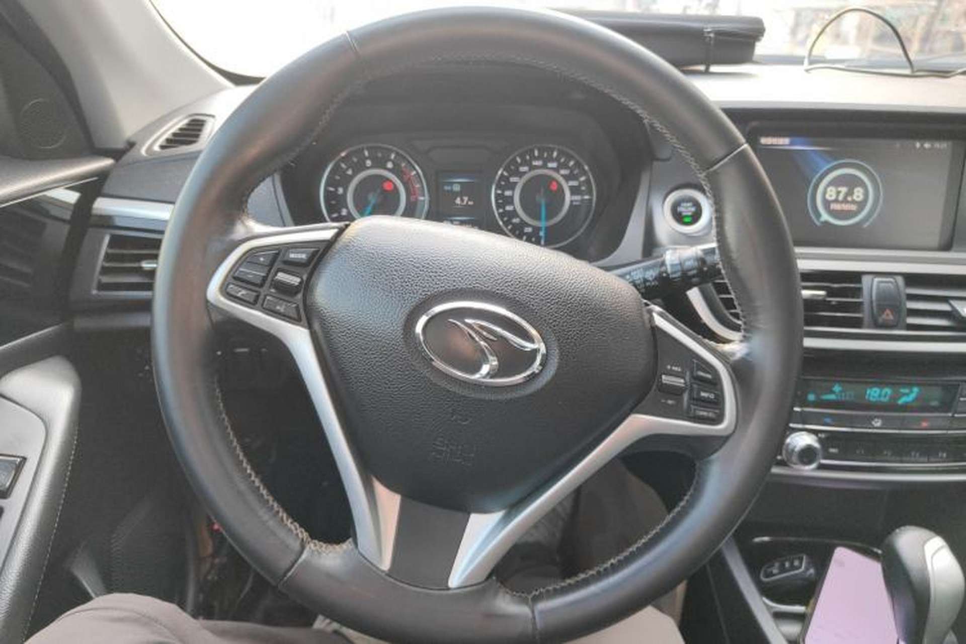 Used Soueast V6 Lingshi 2015 CROSS 1.5L CVT ZhiZun Model Steering Wheel