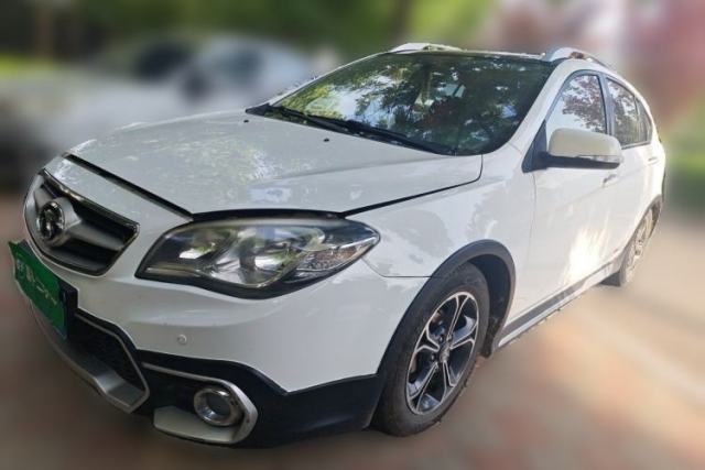 Used Soueast V6 Lingshi 2015 CROSS 1.5L Manual ZhiZun Model