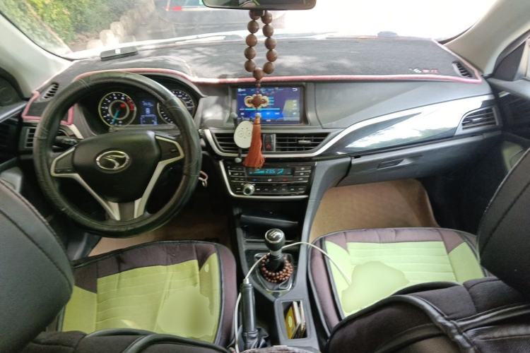 Used Soueast V6 Lingshi 2015 CROSS 1.5L Manual Smart Edition Center Console