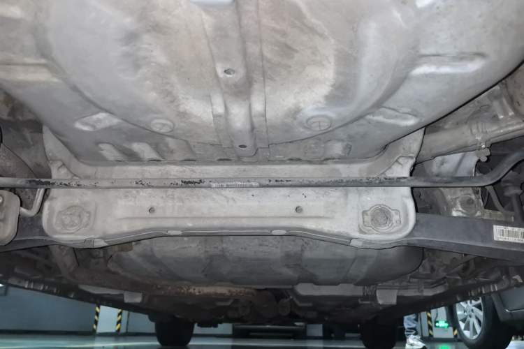 Used Soueast V6 Lingshi 2015 CROSS 1.5L Manual Smart Edition Chassis Rear