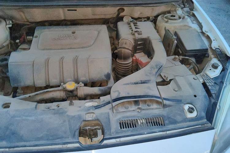 Used Soueast V6 Lingshi 2015 CROSS 1.5L Manual ZhiZun Model Engine Bay Left